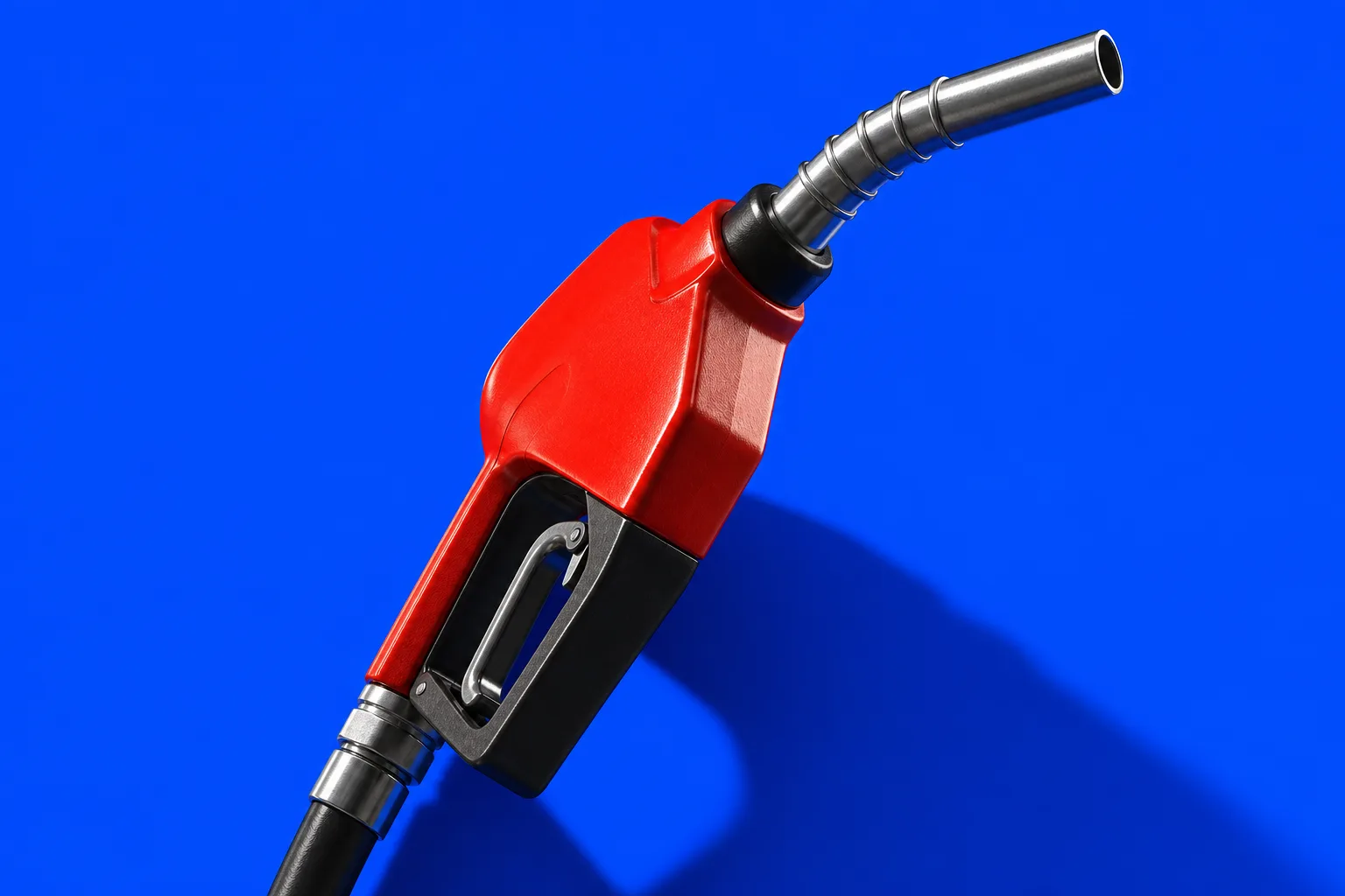 Labor Day Gas Prices Top $4 for the First Time as Oil Risks Build
